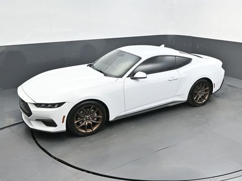 Used 2025 Ford Mustang Premium image 20