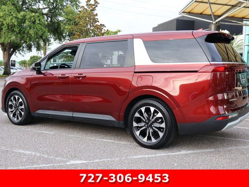 Used 2023 Kia Carnival EX FWD image 6