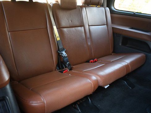 Used 2014 Toyota Sequoia Platinum image 31