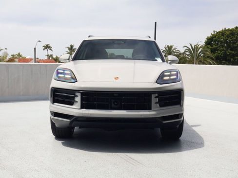 New 2026 Porsche Cayenne E-Hybrid AWD/4WD image 6