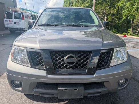 Used 2020 Nissan Frontier SV w/ Midnight Edition Floor Mats RWD image 6