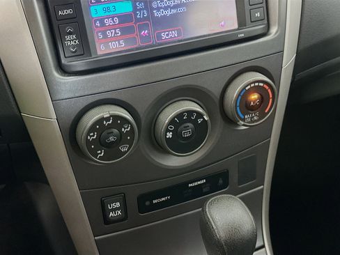 Used 2013 Toyota Corolla S FWD image 21