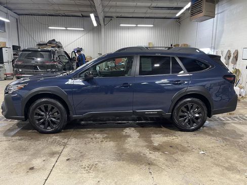 Used 2025 Subaru Outback Onyx Edition image 4