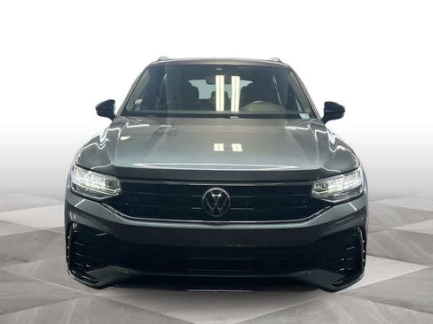 Certified 2024 Volkswagen Tiguan SE R-Line FWD image 3
