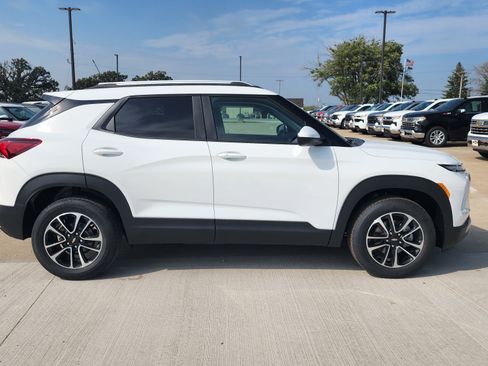 New 2026 Chevrolet TrailBlazer LT w/ Convenience Package image 4