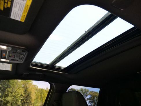 Used 2025 Toyota Tacoma TRD Sport w/ TRD Sport Premium Package image 7