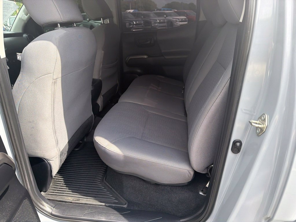 Used 2019 Toyota Tacoma SR5 AWD/4WD image 19