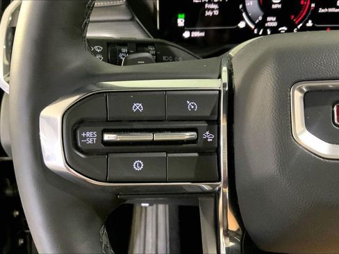 Used 2026 GMC Acadia Elevation w/ Elevation Premium Package FWD image 18