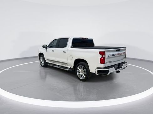 Used 2024 Chevrolet Silverado 1500 High Country w/ High Country Premium Package AWD/4WD image 5