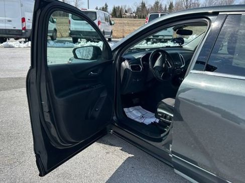 Used 2020 Chevrolet Equinox LT w/ Driver Convenience Package image 12