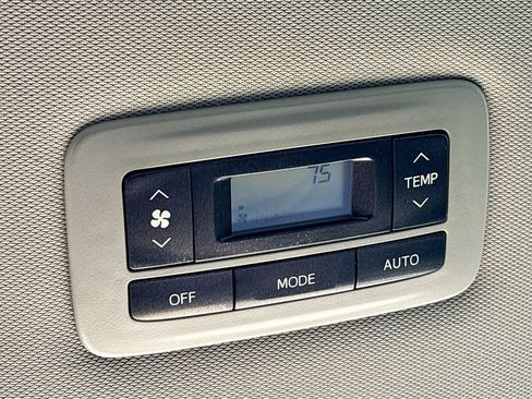 Used 2020 Toyota Sienna XLE w/ XLE Navigation Package FWD image 26