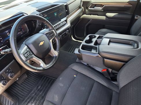 Used 2025 Chevrolet Silverado 2500 LT w/ Convenience Package AWD/4WD image 10