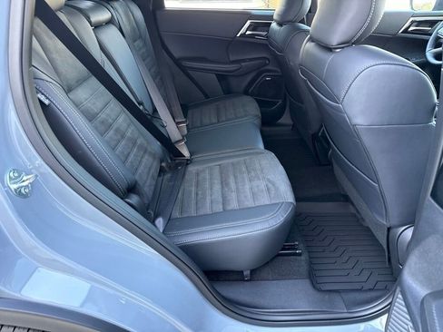 New 2026 Mitsubishi Outlander AWD image 29