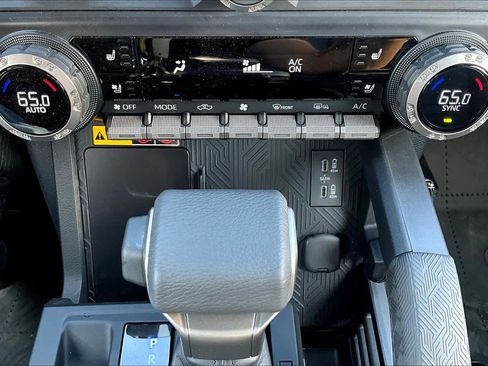 Used 2025 Toyota Tacoma Trailhunter Hybrid Double Cab image 33