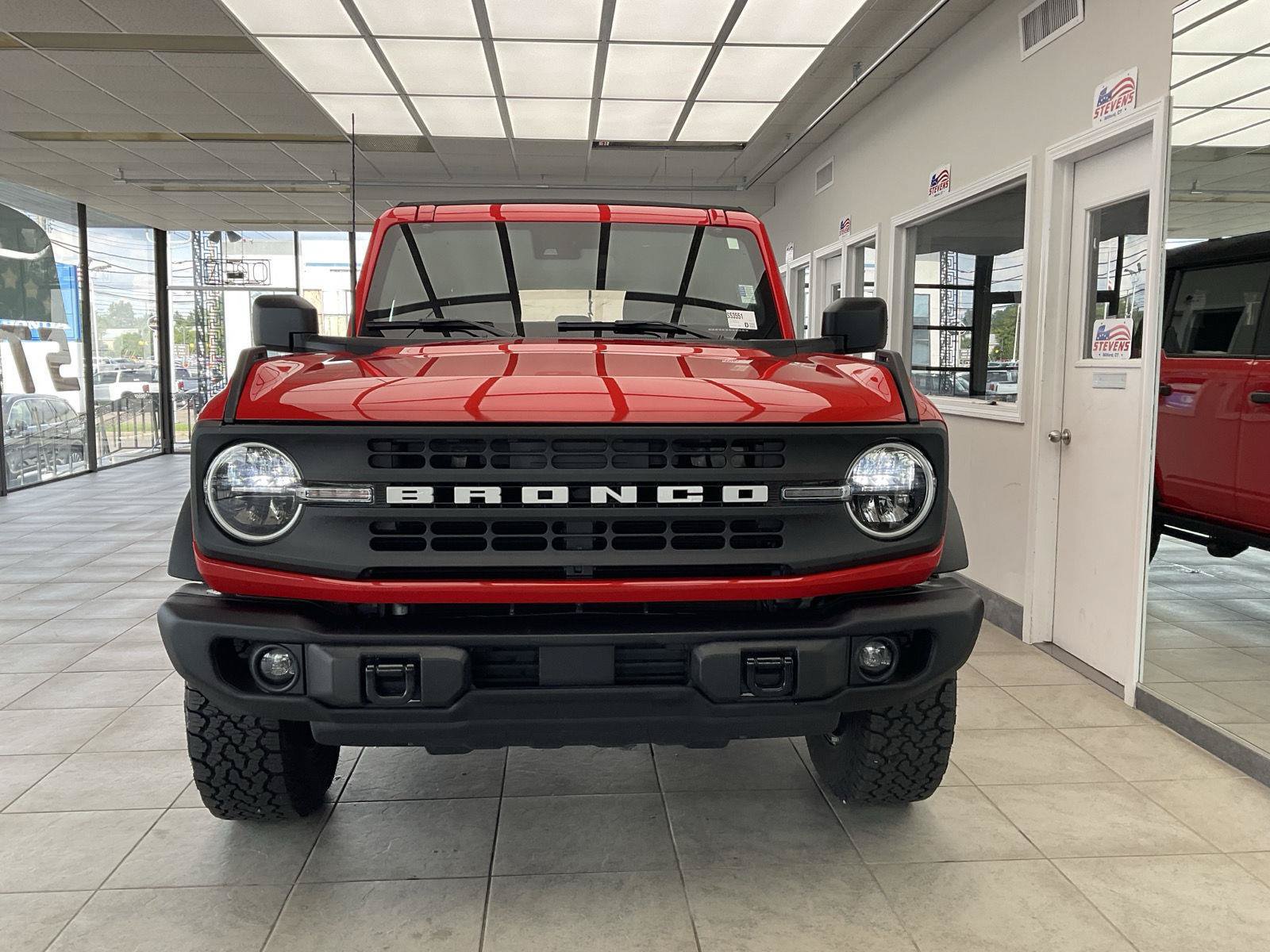 Used 2024 Ford Bronco Black Diamond AWD/4WD image 2