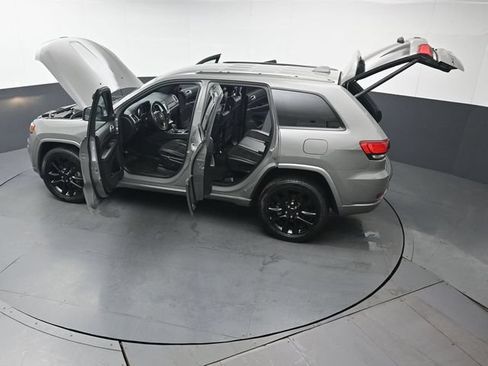 Used 2021 Jeep Grand Cherokee Laredo X AWD/4WD image 44
