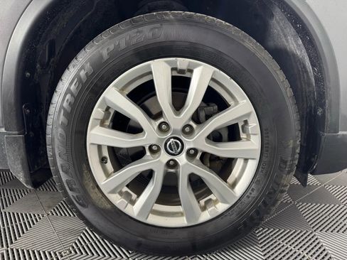 Used 2020 Nissan Rogue SV image 44