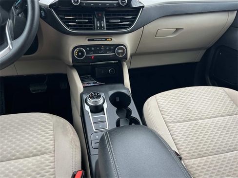 Used 2020 Ford Escape SE image 16