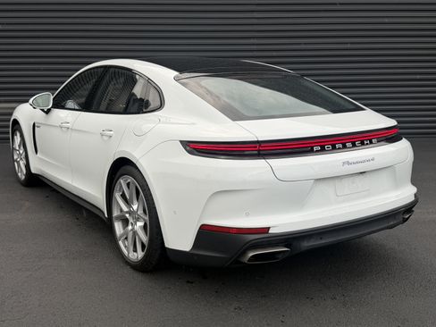 Certified 2025 Porsche Panamera 4 E-Hybrid AWD/4WD image 3