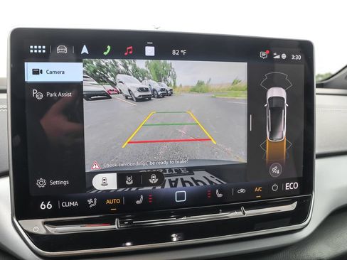 Certified 2025 Volkswagen ID.4 Pro AWD/4WD image 8
