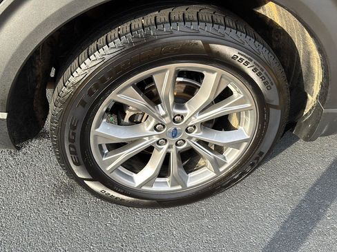 Used 2022 Ford Explorer XLT w/ Equipment Group 202A image 34