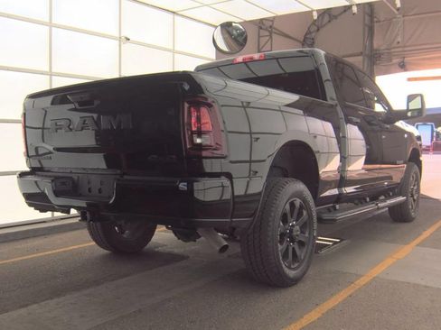 Used 2025 RAM 2500 Big Horn AWD/4WD image 6