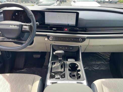 New 2027 Kia Carnival SX w/ Dark Edition Package FWD image 12