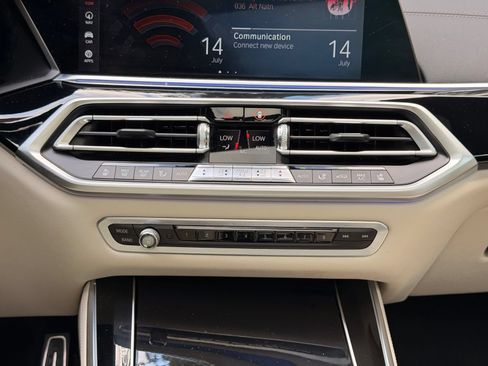 Used 2020 BMW X5 M50i w/ Executive Package AWD/4WD image 18