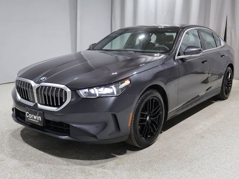 Used 2024 BMW 530i xDrive AWD/4WD image 8
