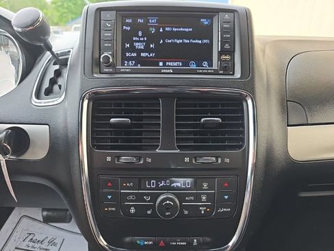 Used 2019 Dodge Grand Caravan GT FWD image 17