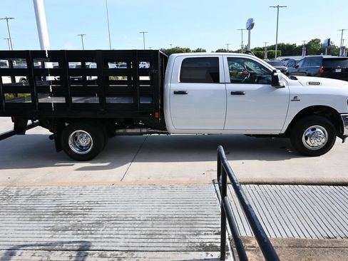 Used 2024 RAM 3500 Tradesman w/ Chrome Appearance Group AWD/4WD image 15