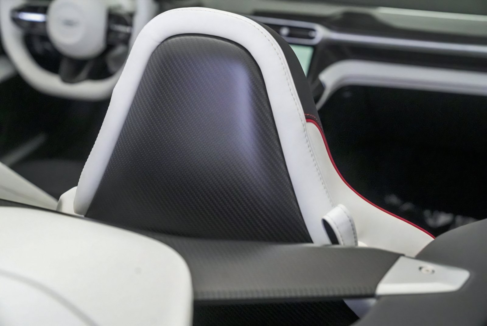 New 2026 Aston Martin Vanquish Convertible RWD image 45