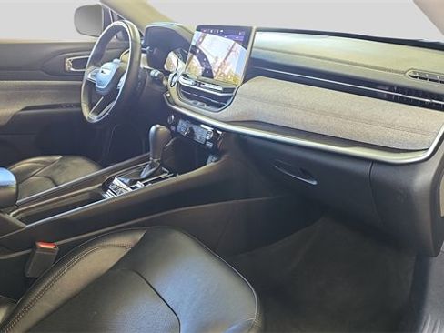 Used 2022 Jeep Compass Latitude image 16