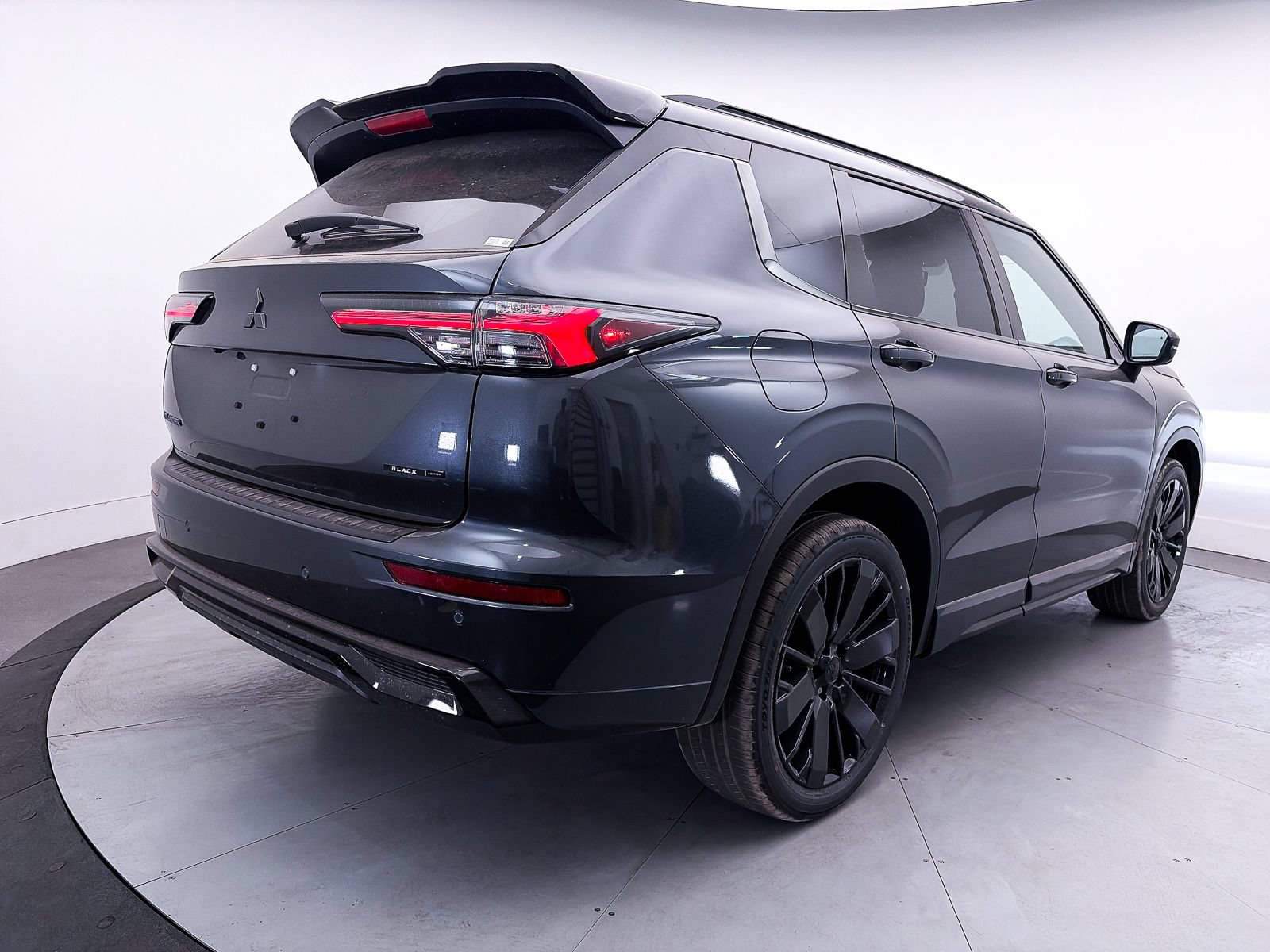 Used 2026 Mitsubishi Outlander SEL Black Edition FWD image 7