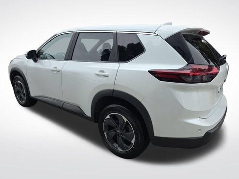 Used 2025 Nissan Rogue SV AWD/4WD image 3