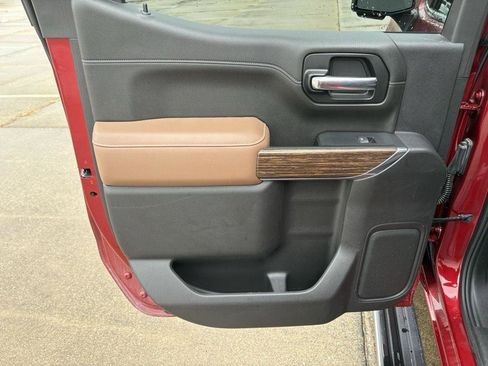 Used 2021 Chevrolet Silverado 1500 High Country image 14