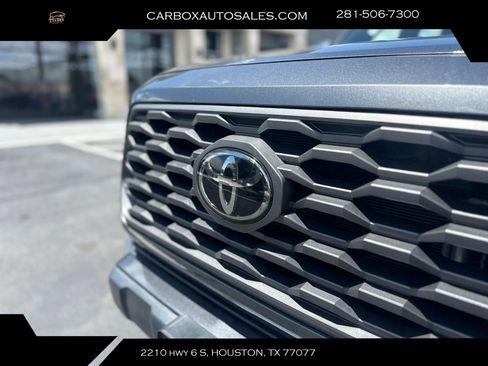 Used 2021 Toyota Tacoma TRD Off-Road w/ Technology Package AWD/4WD image 32