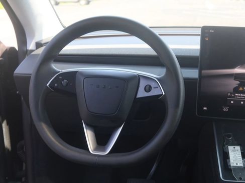 Used 2026 Tesla Model Y Long Range AWD/4WD image 15