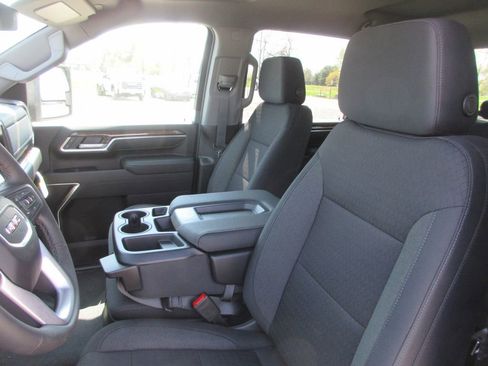 New 2026 GMC Sierra 2500 SLE w/ SLE Value Package; AWD/4WD image 12