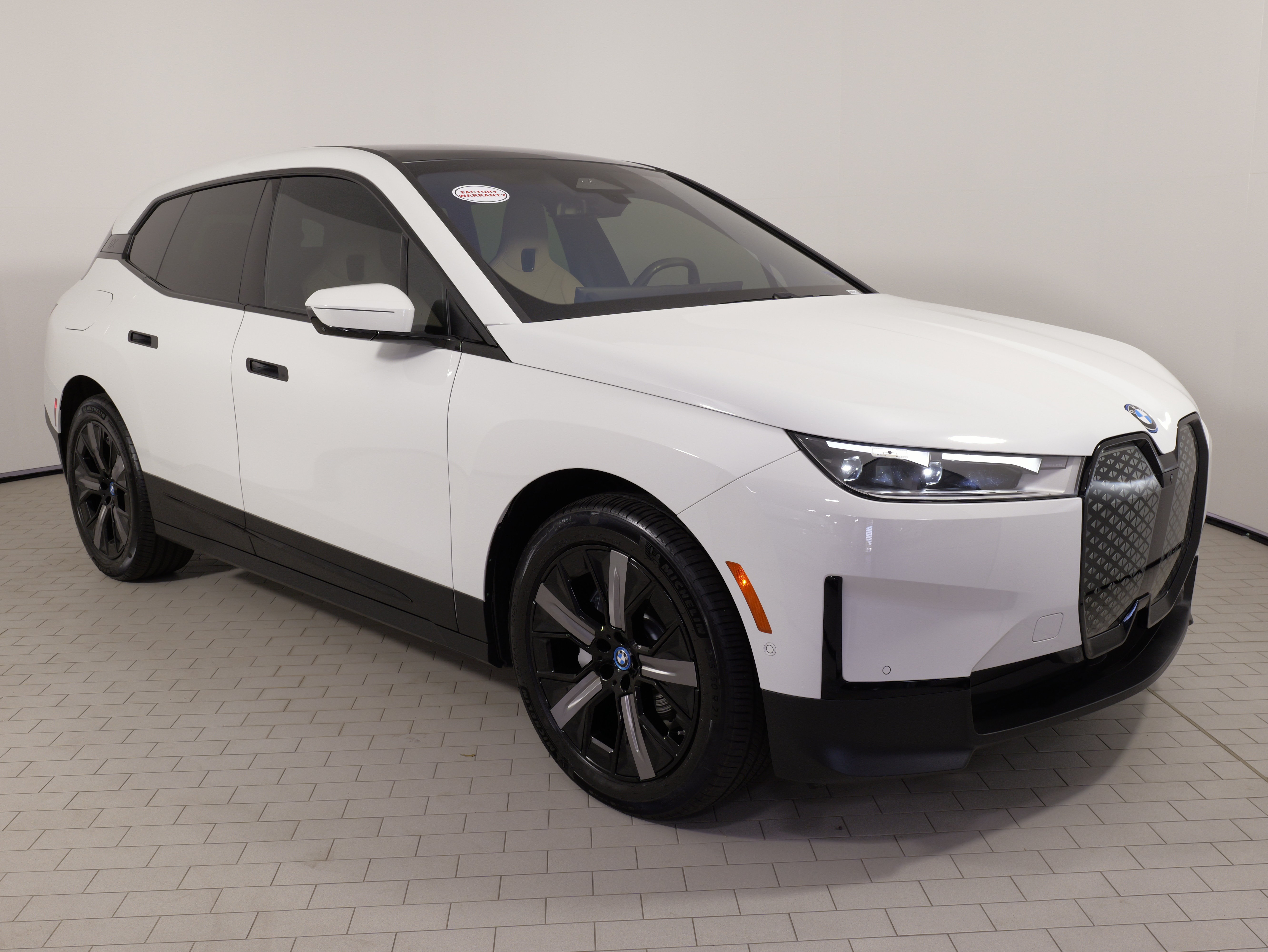 Used 2024 BMW iX xDrive50 w/ Convenience Package AWD/4WD image 6