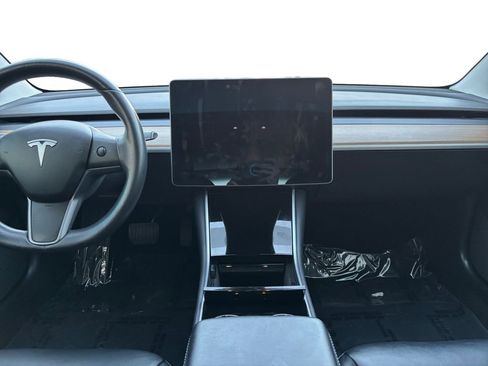 Used 2019 Tesla Model 3 image 12