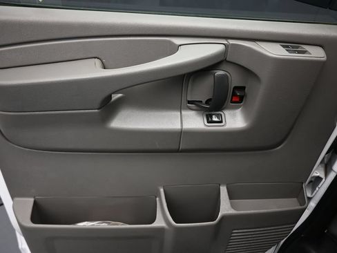 Used 2014 Chevrolet Express 3500 LS RWD image 10