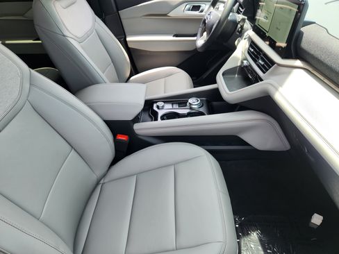 New 2026 Ford Explorer Active w/ Active Comfort Package RWD image 11