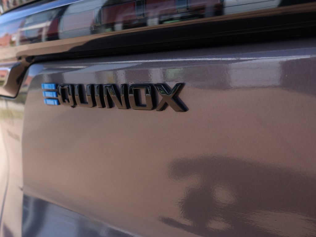 Certified 2024 Chevrolet Equinox EV RS FWD image 15