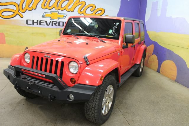 Used 2013 Jeep Wrangler Unlimited Sahara w/ Dual Top Group AWD/4WD image 4