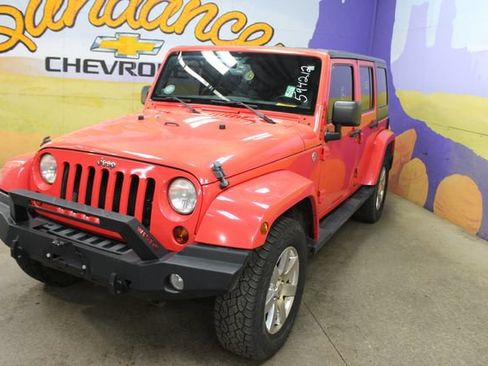 Used 2013 Jeep Wrangler Unlimited Sahara w/ Dual Top Group AWD/4WD image 4