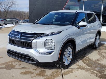 New 2026 Mitsubishi Outlander ES