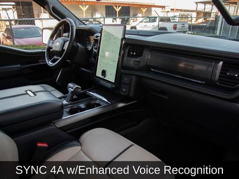 Used 2022 Ford F150 Lightning Platinum image 22