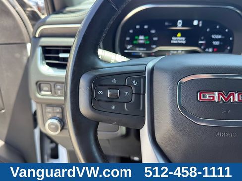 Used 2023 GMC Yukon XL SLT AWD/4WD image 17