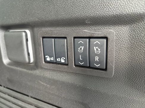 Certified 2025 GMC Yukon Denali w/ Sun & Power Step Package image 44